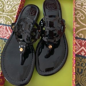 Tory Burch, Black patent. Sz 7. Gently worn.